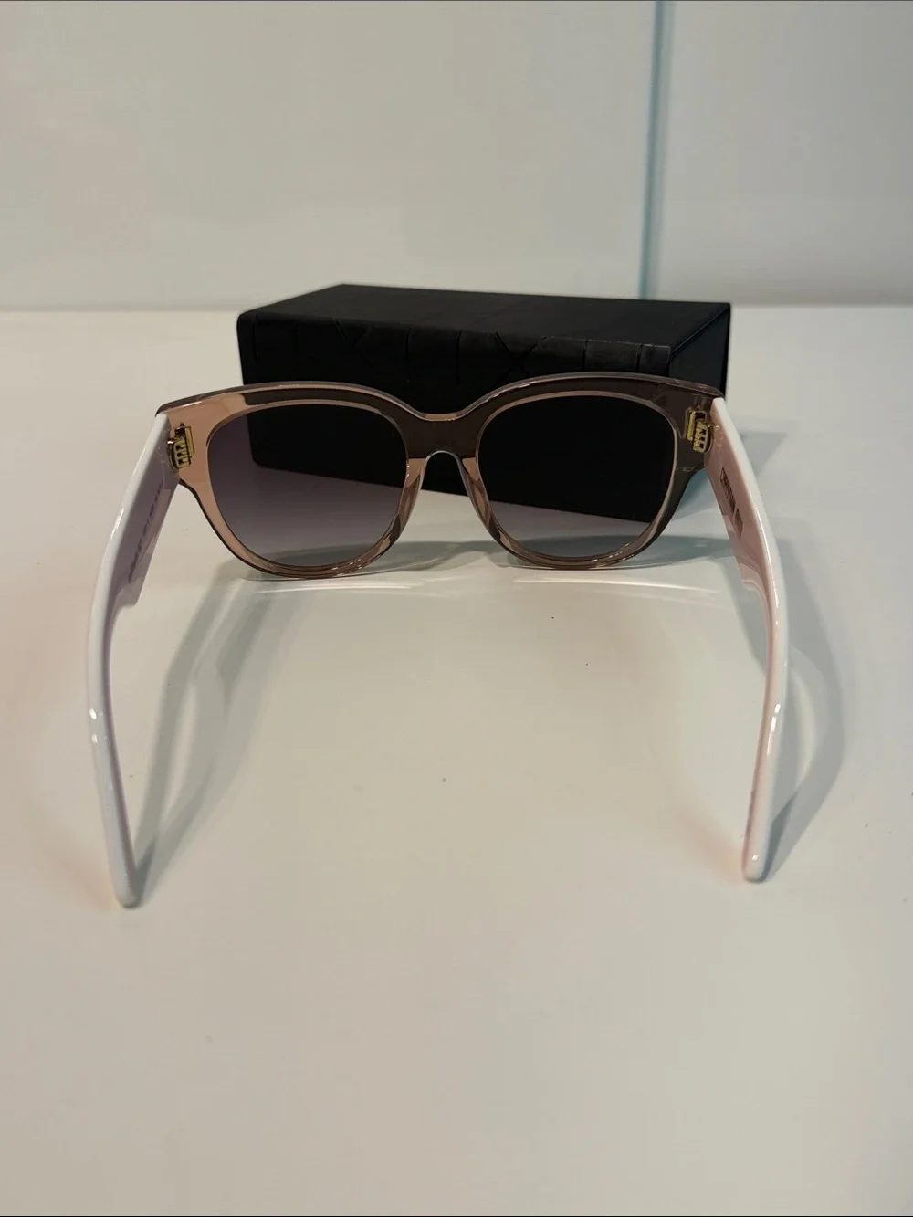 Like new women’s DIOR DIORPACIFIC butterfly frame in pink sunglasses